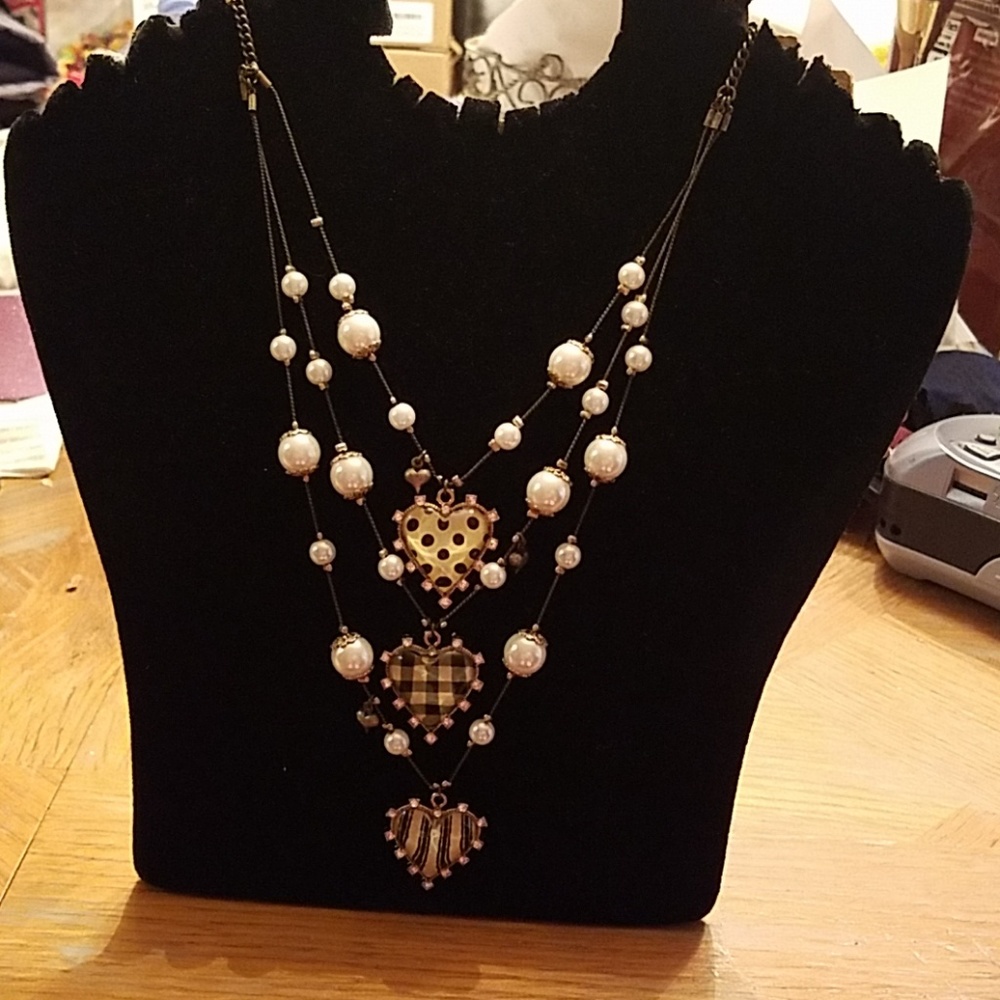 NWT Betsey Johnson 3-tiered Heart Necklace